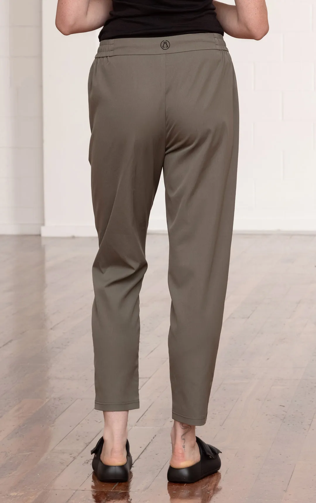PERFORMANCE TWILL JOGGER